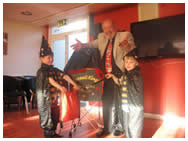 Russell King, magician, at children's magic party